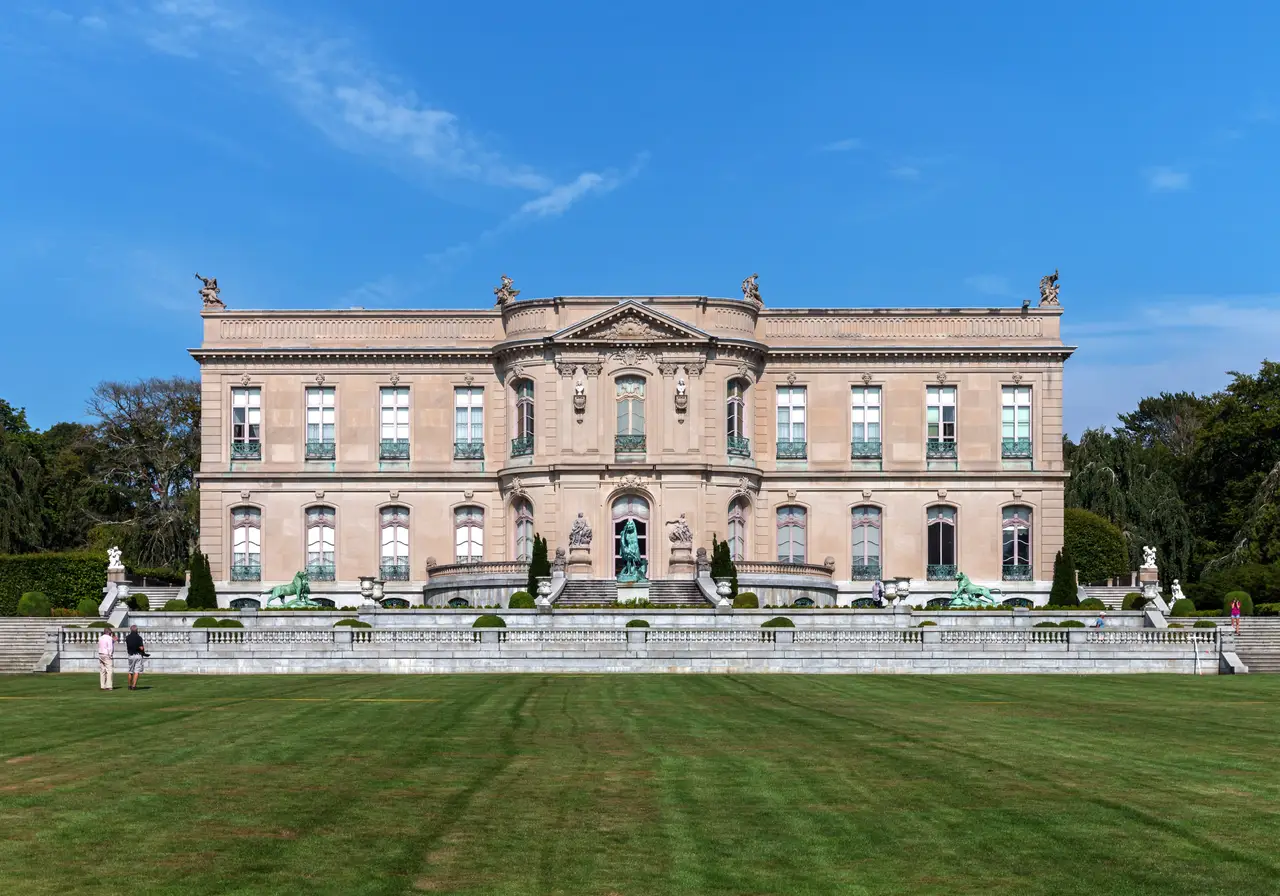 The Elms, Newport