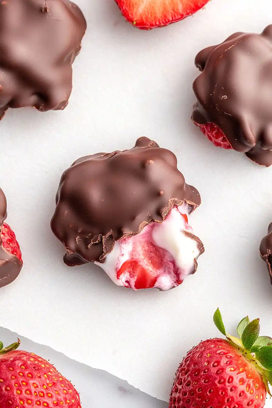 strawberry yogurt clusters