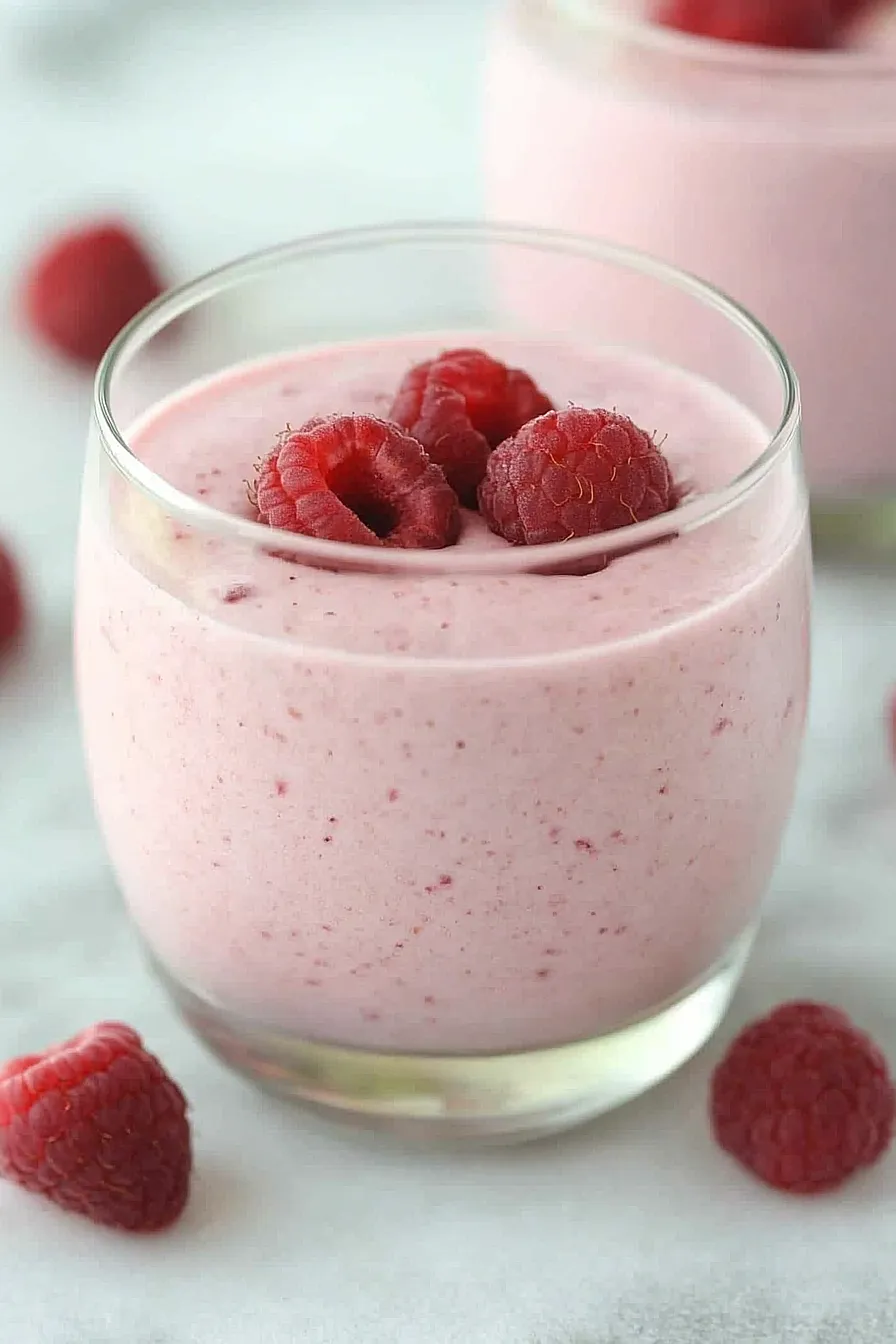 raspberry yogurt smoothie