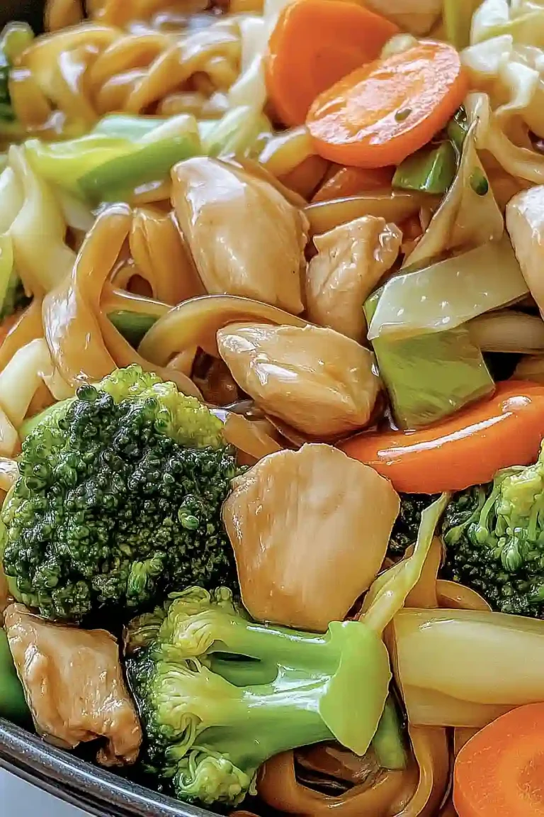 stir fry noodles with chicken and vegetables