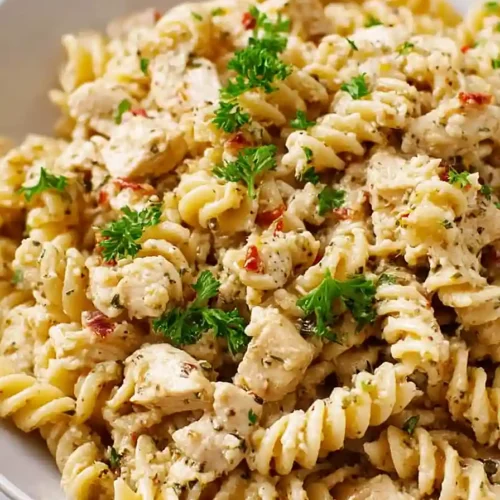 Crockpot Garlic Parmesan Chicken Pasta