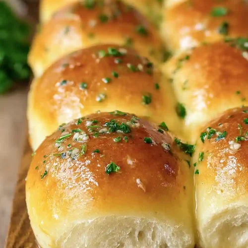 Garlic Butter Dinner Rolls
