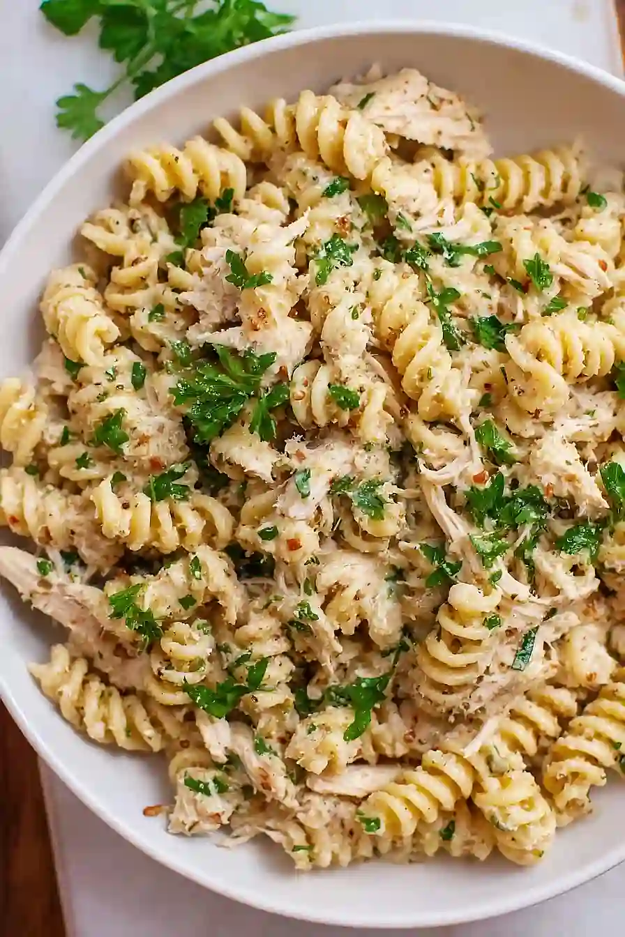 Crockpot Garlic Parmesan Chicken Pasta