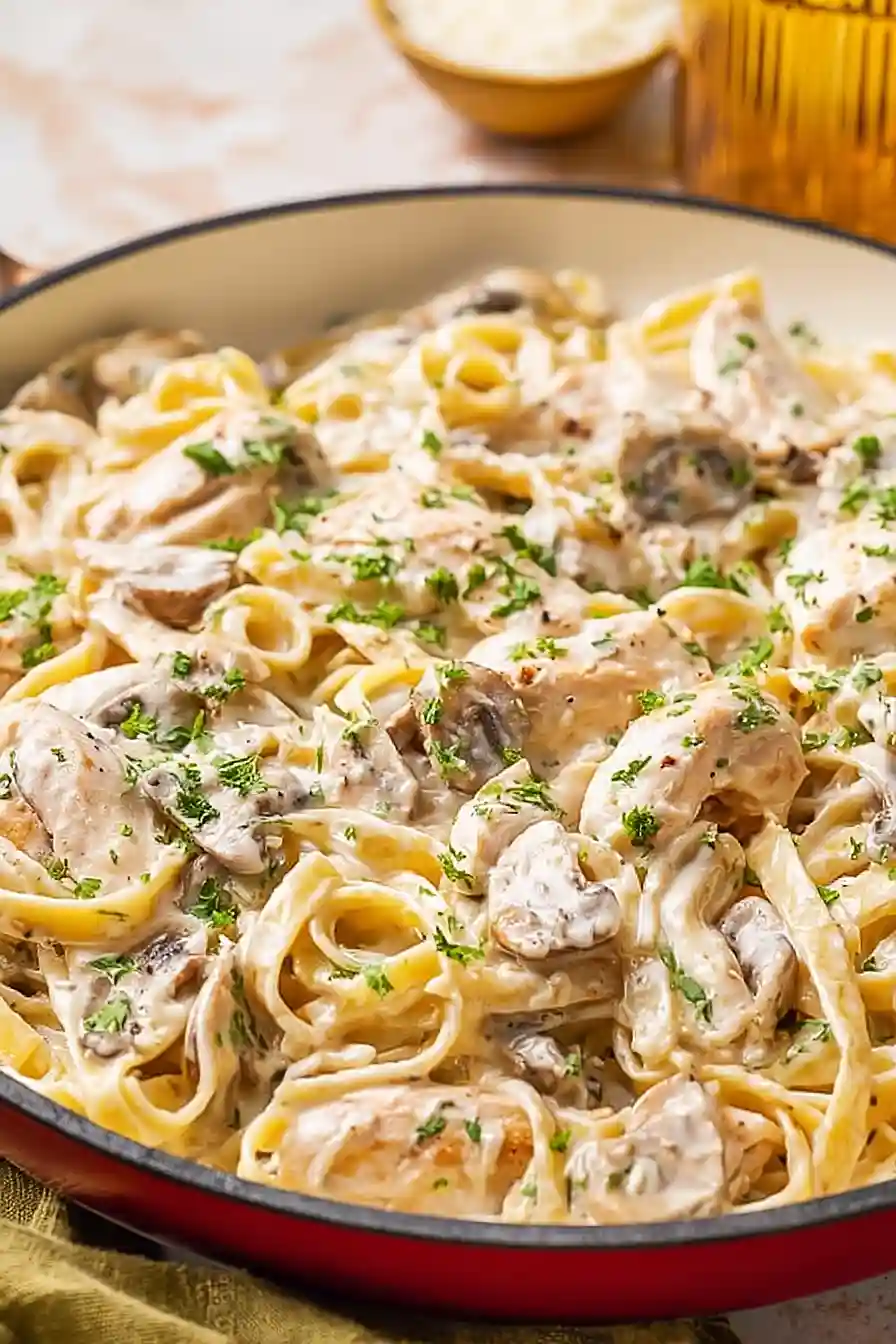 Classic Fettuccine Chicken Alfredo