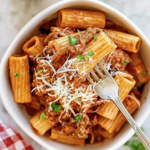 Beef Pasta in Tomato Sauce {Beef Ragu Pasta}