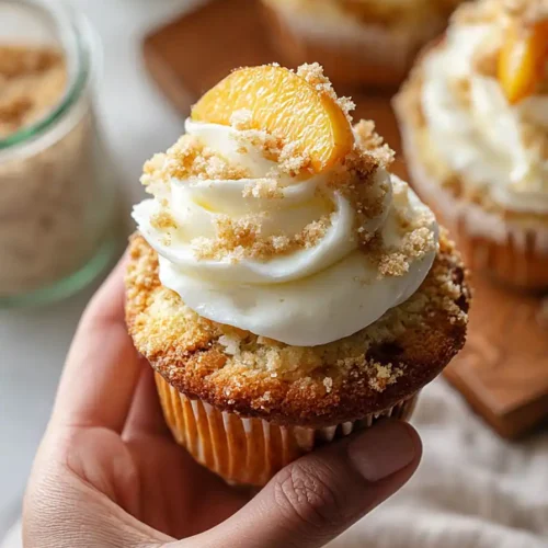 peach cobbler cupcakes